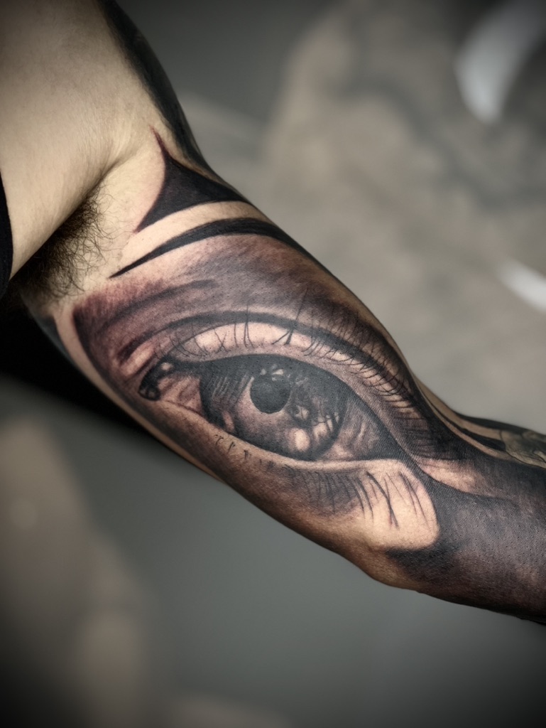 CHRISTIAN - TATUATORE RESIDENT 50 1190E8E6 7D53 4787 9AB5 2A5EDFE5F94C 1 105 c - 51