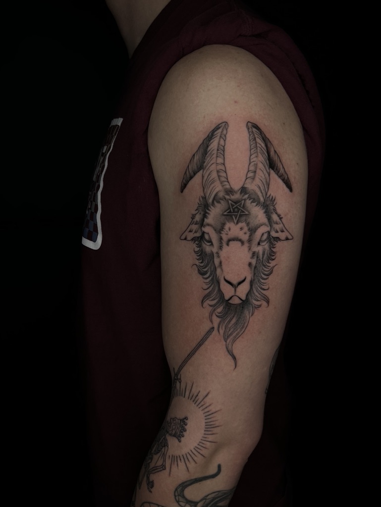 GIULA - TATUATRICE RESIDENT 25 15952595 A6A2 444D 862E C7714366A2E3 1 105 c - 26