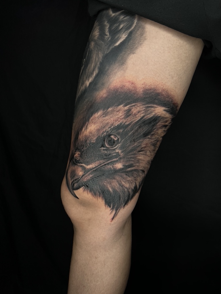 CHRISTIAN - TATUATORE RESIDENT 31 30128508 6966 4264 8BA1 EE2703527248 1 105 c - 32