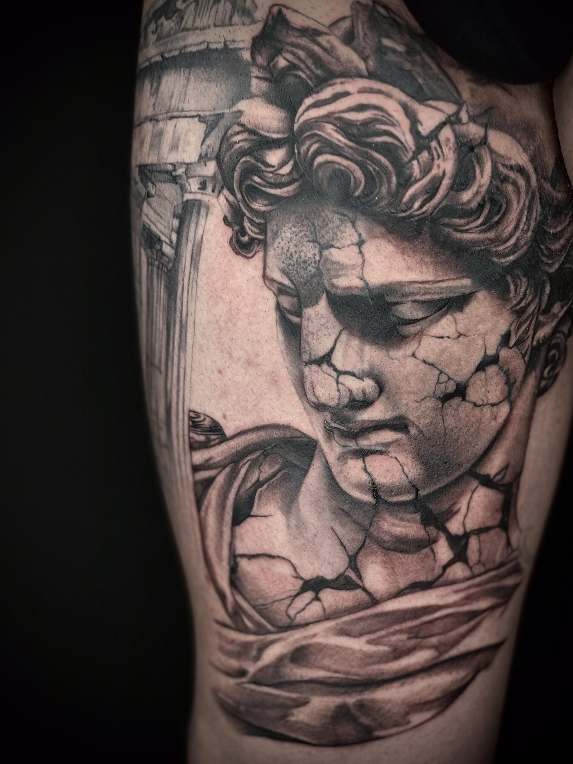 STEVEN - TATUATORE RESIDENT 42 3BA418C0 6E89 45AD AA14 A843BBCFF832 scaled - 43