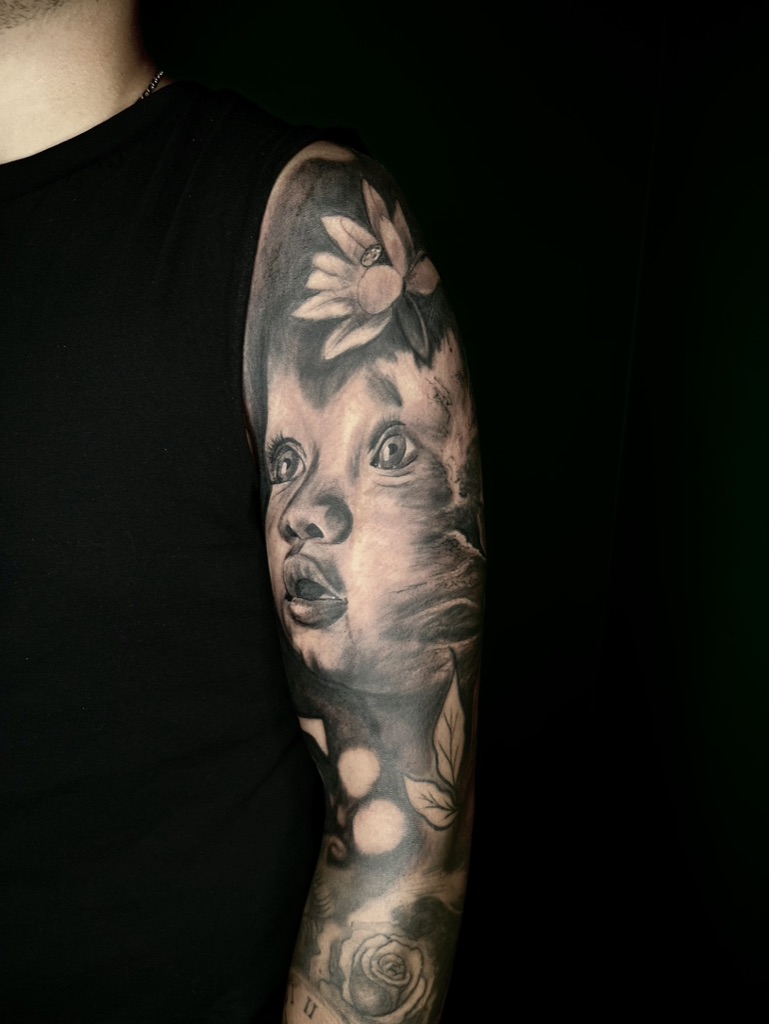 CHRISTIAN - TATUATORE RESIDENT 13 52FF7A0D 25F5 4AAF B54B 1CC2FBB469AB 1 105 c - 14
