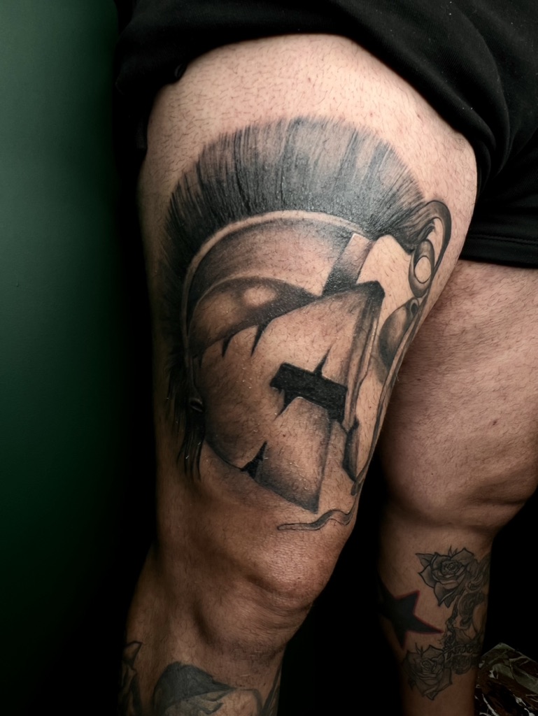 CHRISTIAN - TATUATORE RESIDENT 12 54785795 54F1 42F1 8764 60B2142144EA 1 105 c - 13