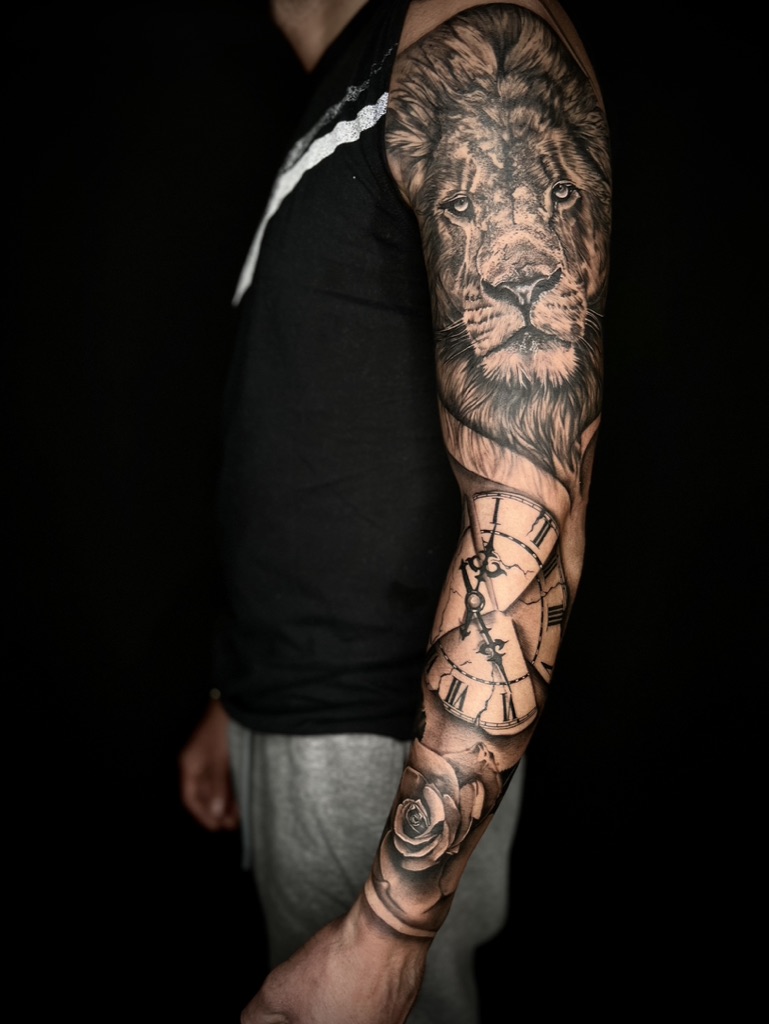 STEVEN - TATUATORE RESIDENT 37 5A9428AD 0FBC 47A6 9FC5 1DDC98FE1406 1 105 c - 38