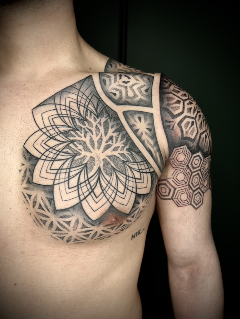 GIULA - TATUATRICE RESIDENT 43 63E8E67F 46EB 4DBA 98DD AA8928906565 1 105 c - 44