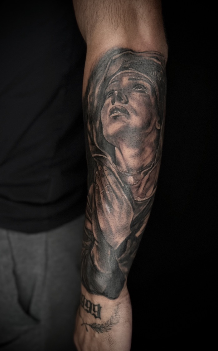 CHRISTIAN - TATUATORE RESIDENT 46 67AA4C7B FA9A 4E47 8A44 6BD4F1259CF7 1 105 c - 47
