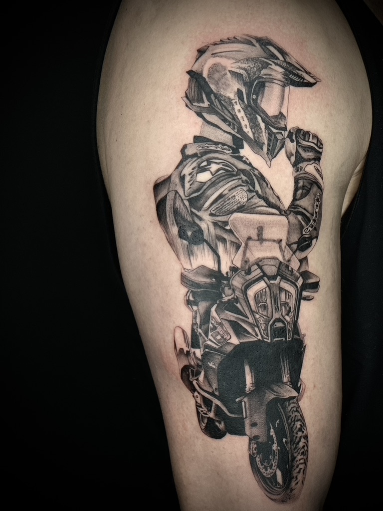 GIULA - TATUATRICE RESIDENT 54 75B5C136 606B 414E AA6D E5B89DD7C92F 1 105 c - 55