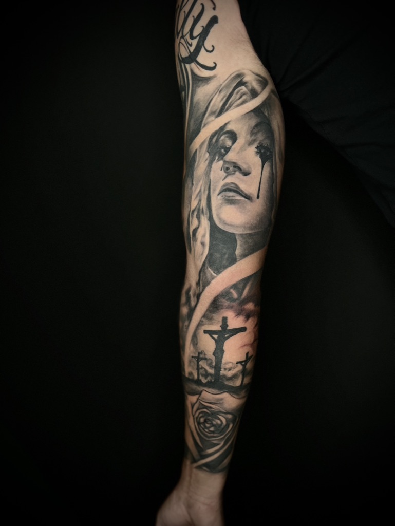 CHRISTIAN - TATUATORE RESIDENT 54 800D0A99 C1EB 41D8 8FAE 44D7EF99641A 1 105 c - 55