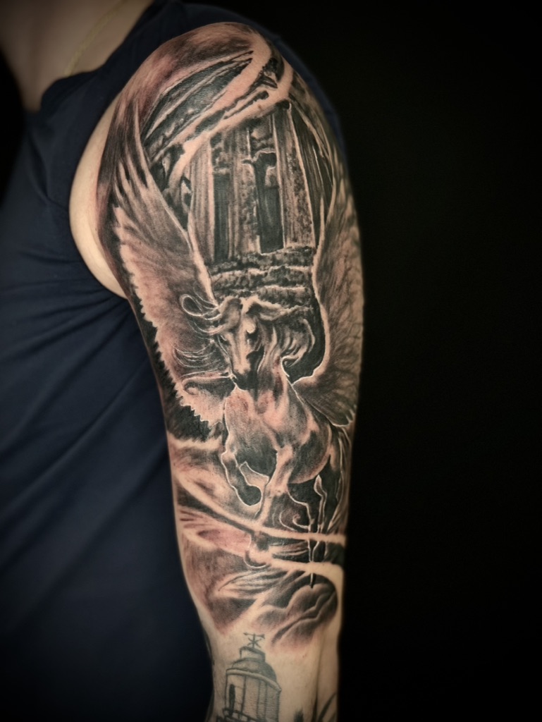CHRISTIAN - TATUATORE RESIDENT 56 83D5D72B 6B8F 479A 8119 96F2C0B45F8B 1 105 c - 57