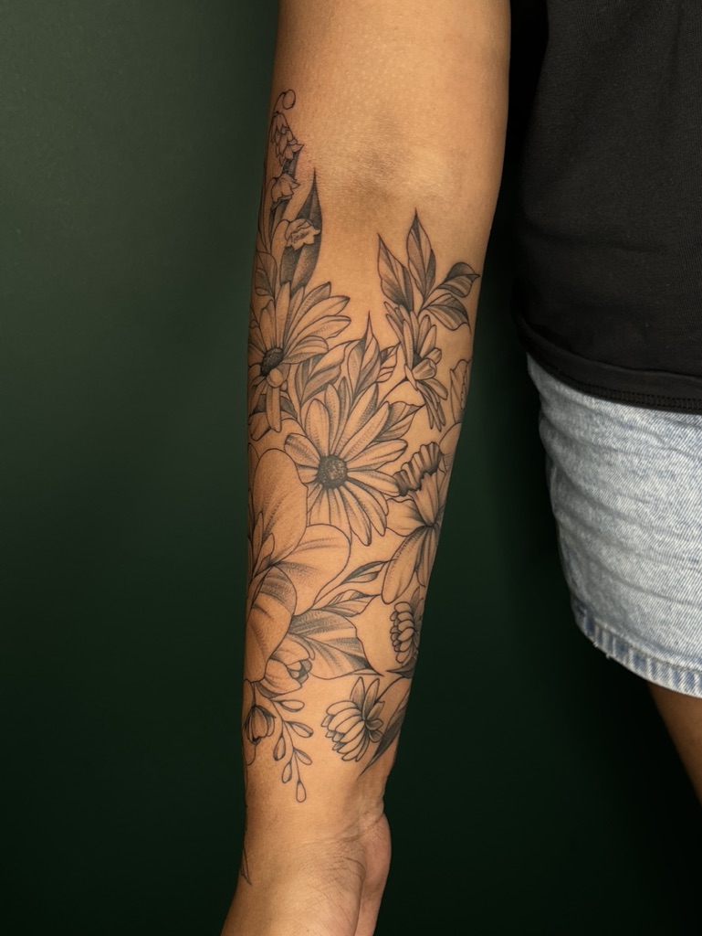 GIULA - TATUATRICE RESIDENT 28 892F8C57 67A3 4678 8331 B6BF5C7F4658 1 105 c - 29