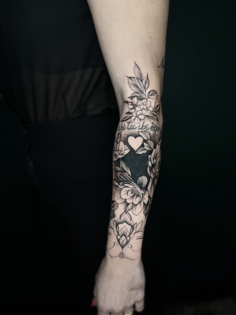 GIULA - TATUATRICE RESIDENT 15 8DEA147A 4220 4D19 B934 DCA773977109 1 105 c - 16