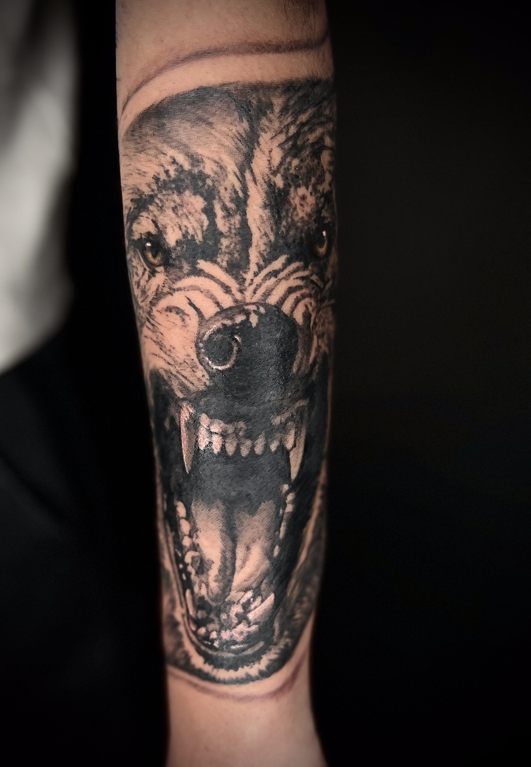STEVEN - TATUATORE RESIDENT 34 96473597 7127 46D9 9799 38111679040D scaled - 35