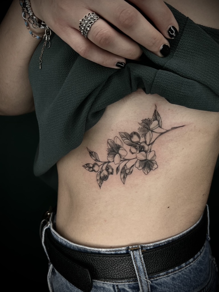 GIULA - TATUATRICE RESIDENT 24 9737E912 6CD5 4A1E A64D D9D8FC7C02A0 1 105 c - 25