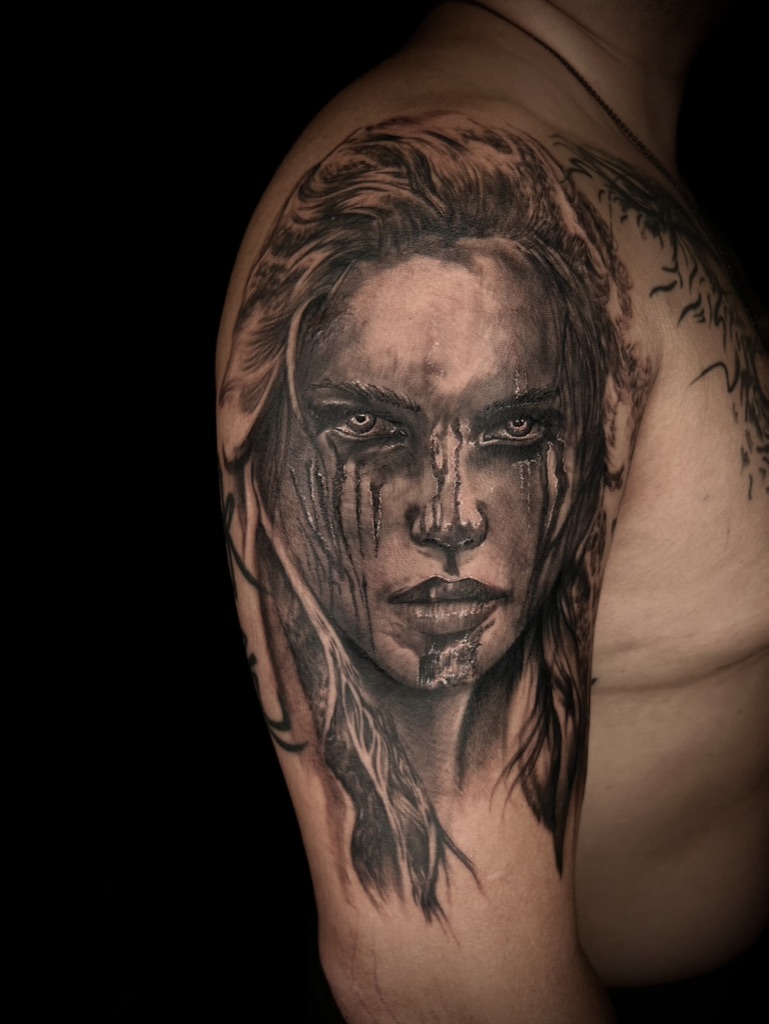 STEVEN - TATUATORE RESIDENT 45 A3D7D4CD FDD8 468A 885D DCD077CF5439 1 105 c - 46