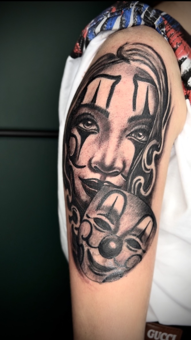 CHRISTIAN - TATUATORE RESIDENT 38 AECE1A31 8FEF 4B37 B543 1F8640C77971 1 105 c - 39