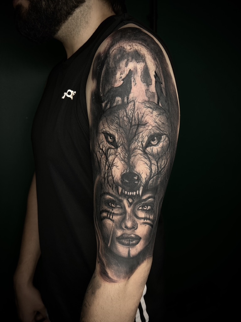 CHRISTIAN - TATUATORE RESIDENT 33 C09D425E 609B 47FE 9913 603655693E36 1 105 c - 34