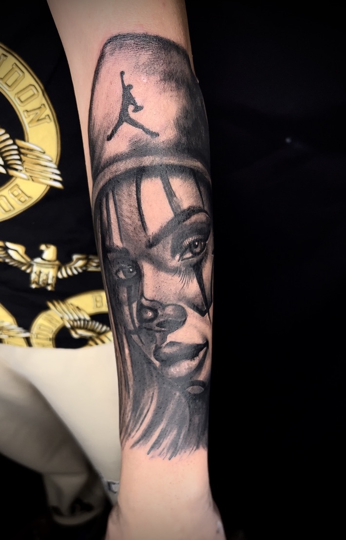 CHRISTIAN - TATUATORE RESIDENT 35 CCA261DE 1C2D 4801 94C4 7B5E78C3FB78 1 105 c - 36