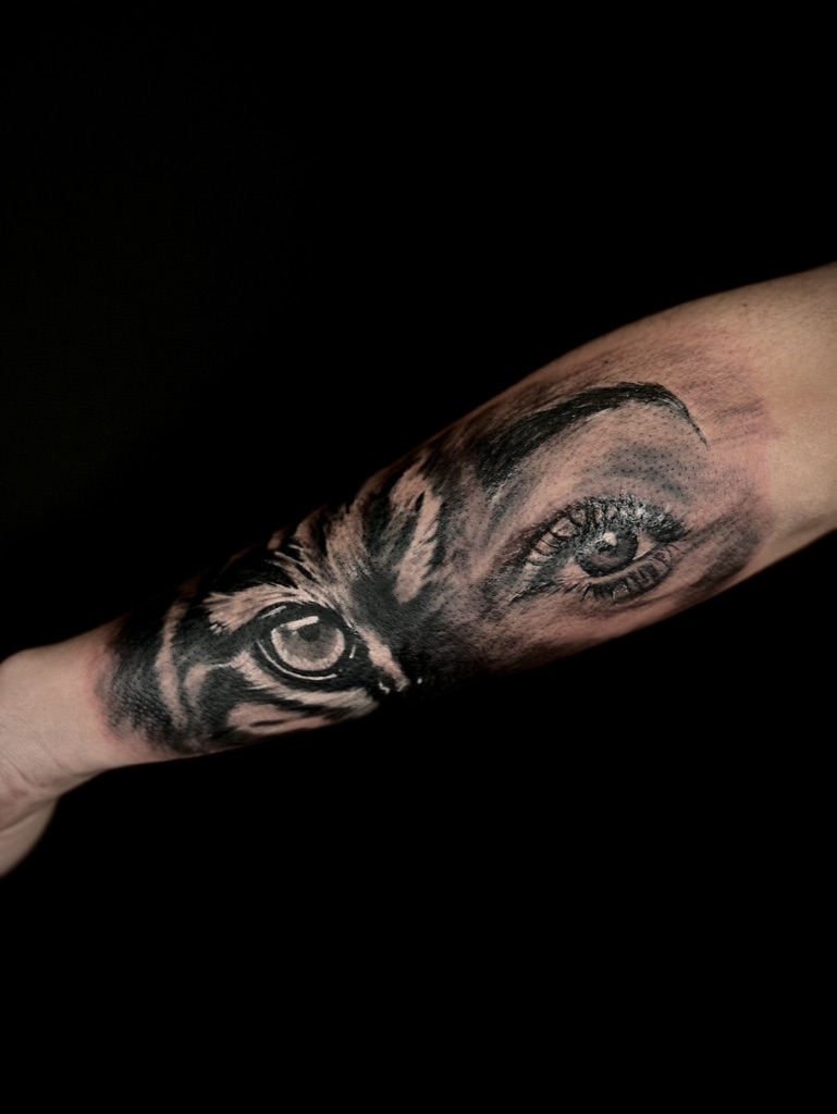 CHRISTIAN - TATUATORE RESIDENT 57 E06BA7D6 602F 498F 8E43 44465962E4C1 1 105 c - 58