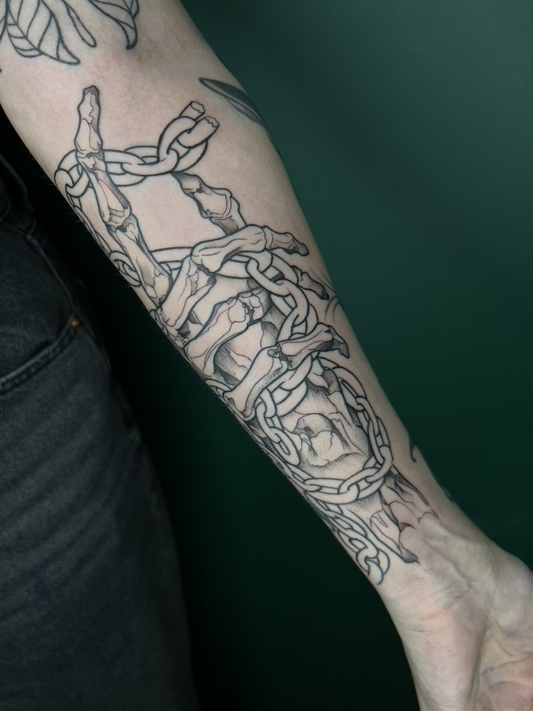 GIULA - TATUATRICE RESIDENT 12 EF616849 8E69 43BF 9CF5 C9657BFB72AB 1 105 c - 13