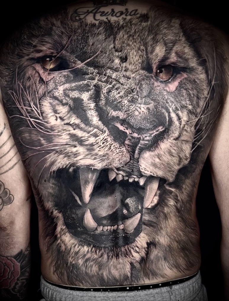 STEVEN - TATUATORE RESIDENT 62 F1ADB63A 2DEC 4B65 AC5E 470E3C633D44 1 105 c - 63